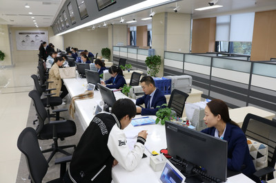 絲路起點再探合作新路徑 蓮湖區政府攜手豬八戒網啟動“創業蓮湖行”